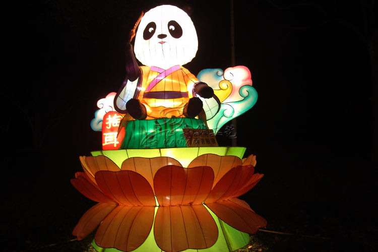 Colorized Fabric Chinese Lanterns 110V / 220V Powered With Cute Panda Design