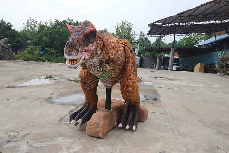 Photorealistic Stage Running Realistic Dinosaur Diorama Waterproof And Sun Protection
