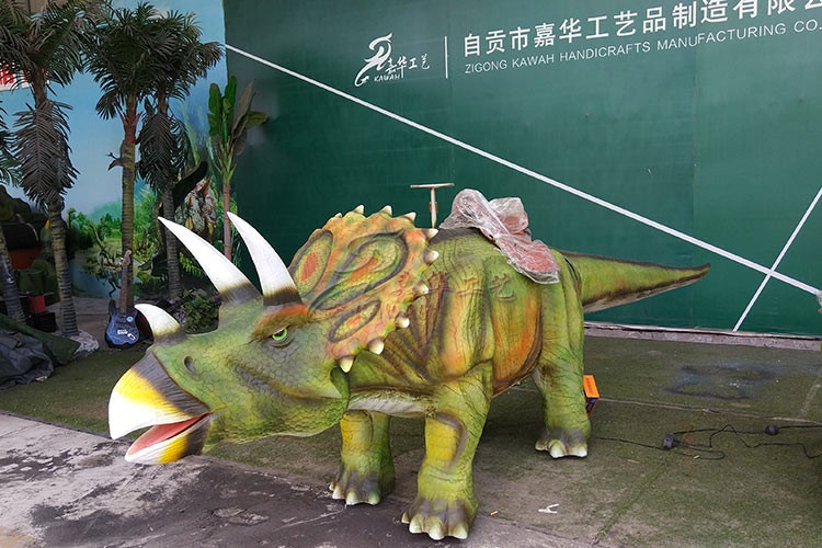 Triceratops Animatronic Dinosaur Ride Soft Skin Silicon Rubber