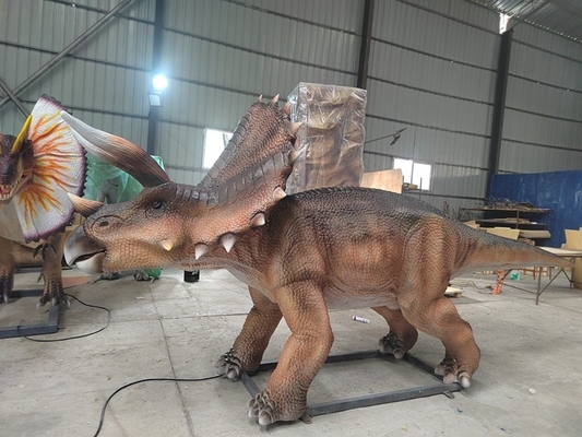 Jurassic Park Animatronische Triceratops Modell 5m