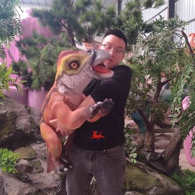 Produk Taman Hiburan Robot Animatronika Bayi Boneka Iguanodonte Realistis Dijual