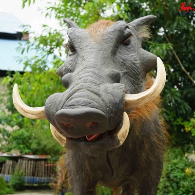Un bon prix. Modèle de sanglier d'animaux animatroniques réalistes adaptés aux besoins du client avec un son rugissant vivant en ligne